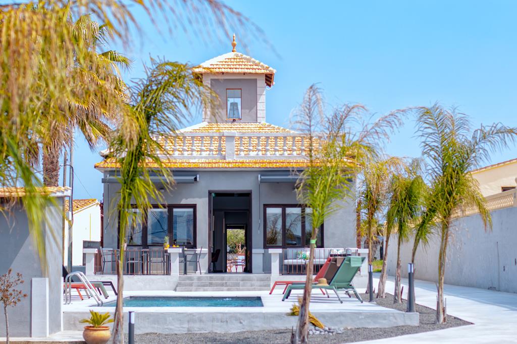 La Casa Gris Boutique-Home • Cabrera homes